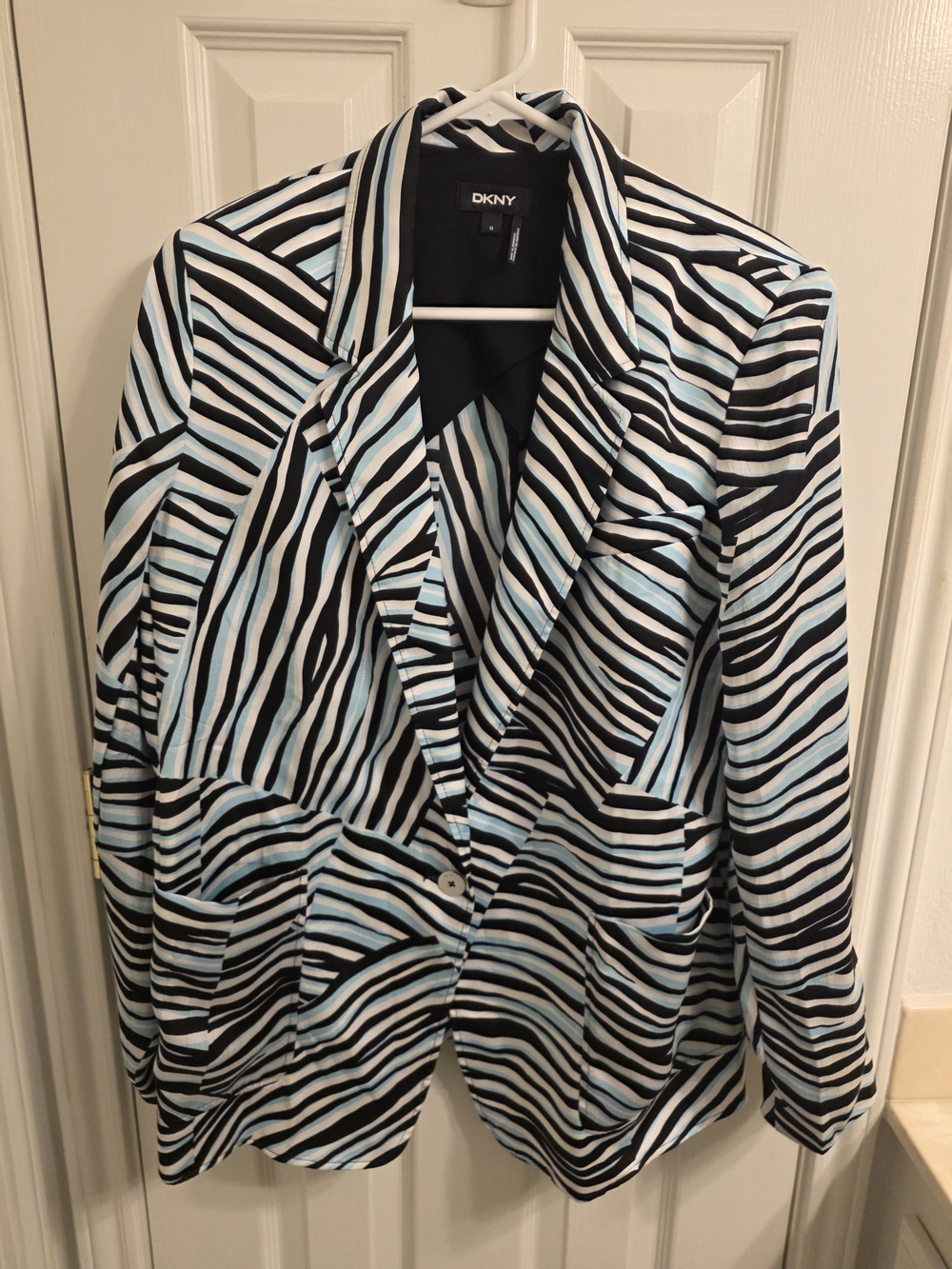 DKNY Women's Black & Light Blue Striped Pant Suit Size 12